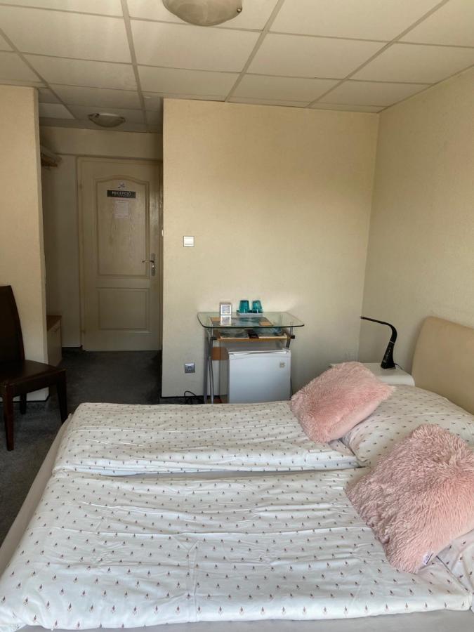Panzio Tata Bed & Breakfast Ngoại thất bức ảnh